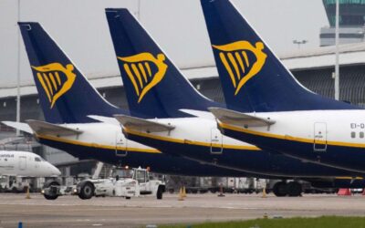 Ryanair announces €1bn profit but forecasts deep losses