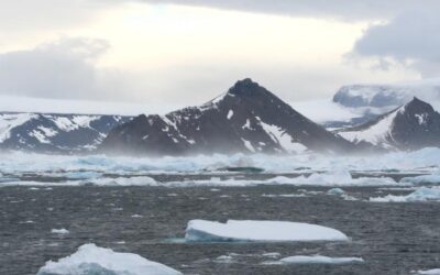 Antarctica joy flights replace Qantas&apos; London-Australia routes amid pandemic