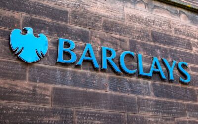 Banks stockpile cash for bumper bonuses: Barclays boosts payout